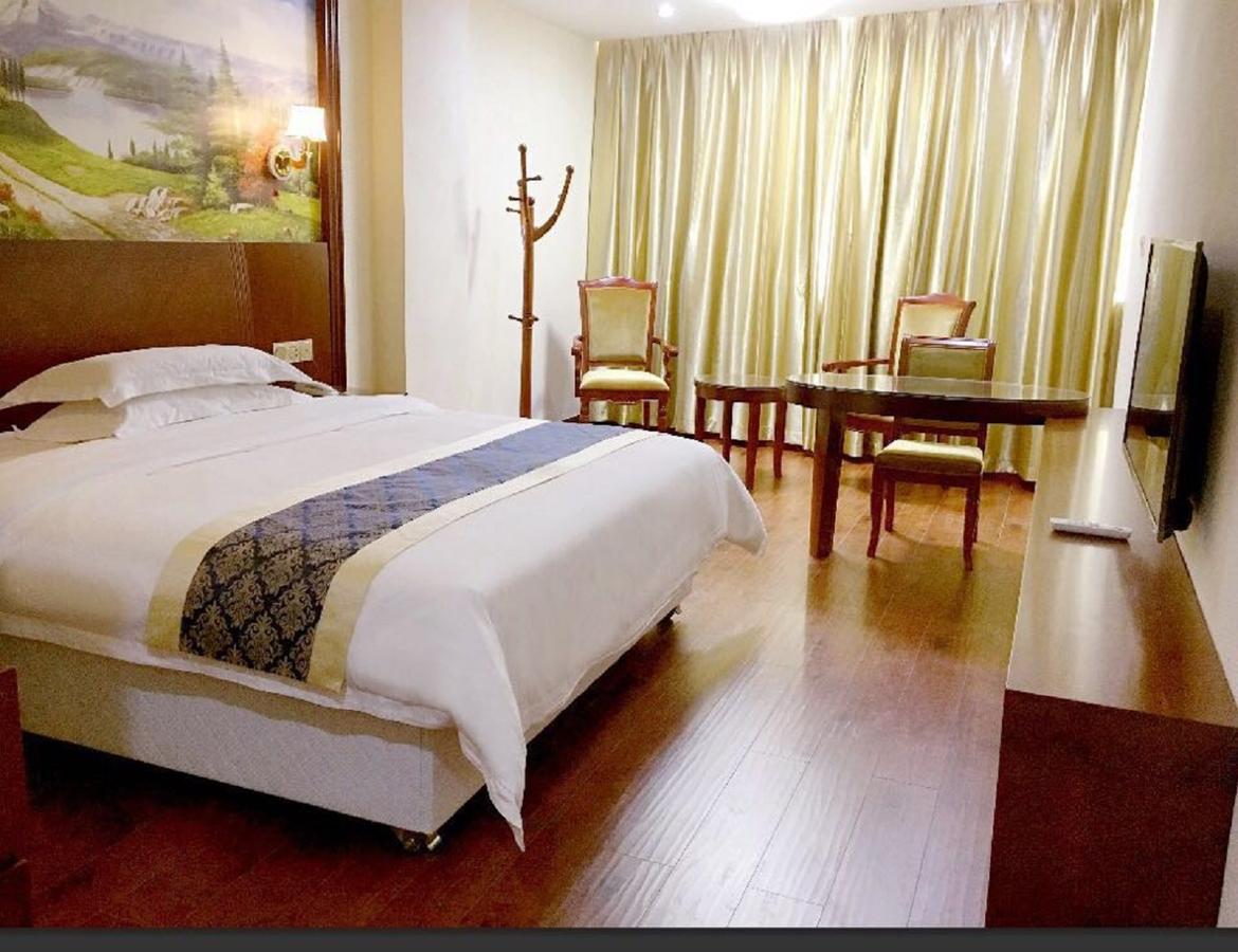 Longhui Business Hotel Huizhou  Εξωτερικό φωτογραφία
