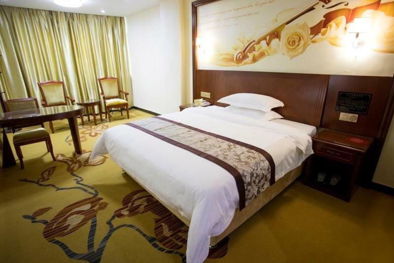 Longhui Business Hotel Huizhou  Εξωτερικό φωτογραφία